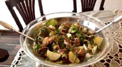 Салат нисуаз с фасолью и перепелиными яйцами