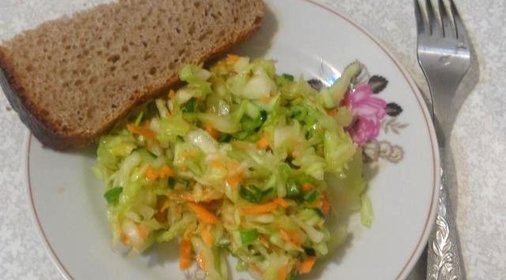 Салат из свежей белокочанной капусты