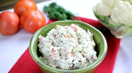 Салат из цветной капусты и помидоров