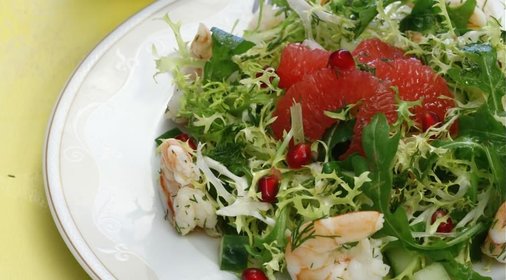 Салат из креветок с грейпфрутом и гранатом