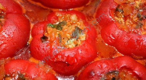 Перец красный фаршированный