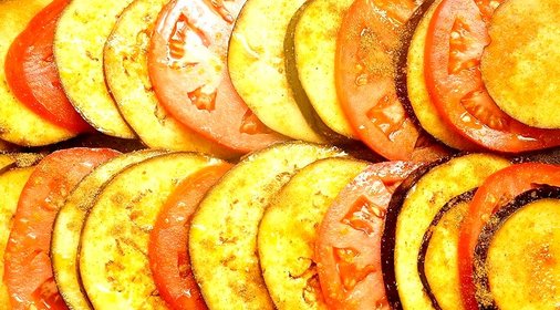 Баклажаны жареные с помидорами