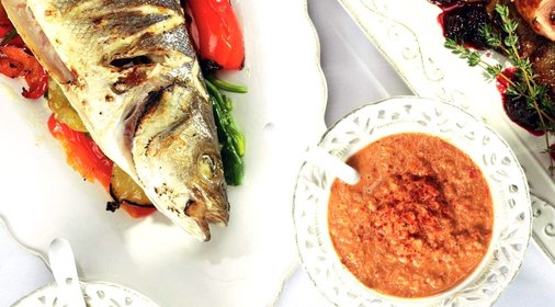 Сибас с мухурмой из грецких и таратором из кедровых орехов