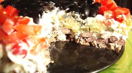 Салат с говядиной и красной фасолью