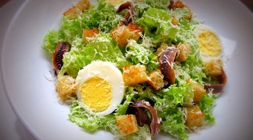 Салат с анчоусами