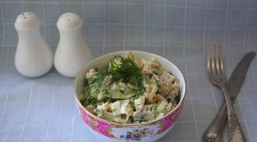 Салат с черносливом и огурцом