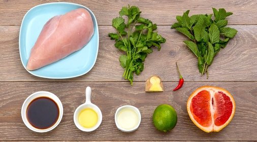 Тайский салат с курицей и грейпфрутом