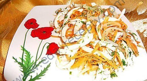 Салат кальмары с морковью и луком