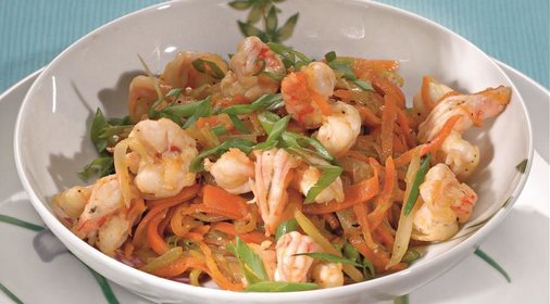 Салат с креветками в пивной заправке