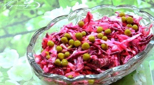 Салат из свежей капусты с зеленым горошком