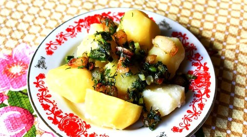 Картофель с салом и зеленью