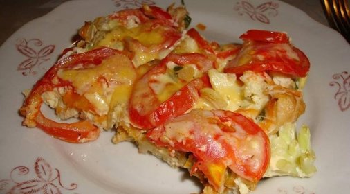 Цветная капуста с яйцом и помидорами