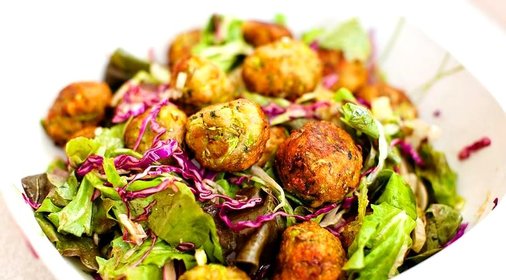 Вегетарианский салат из кабачков