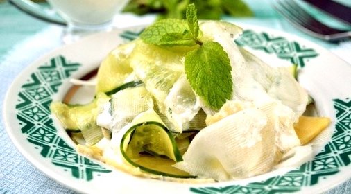 Салат из дайкона с огурцом