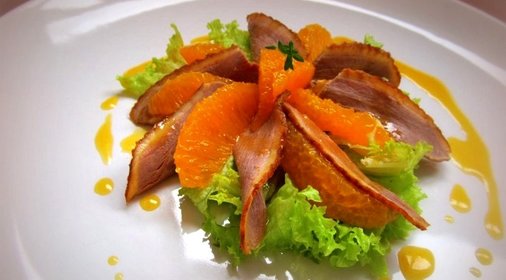 Салат с утиной грудкой и апельсинами
