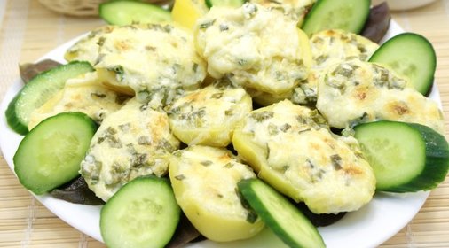 Печеный картофель в духовке