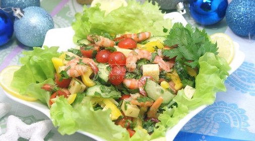 Овощной салат с креветками