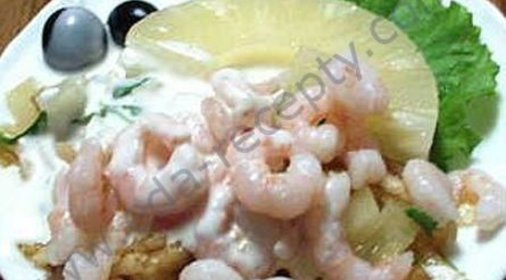Салат на Новый Год с креветками и грушей