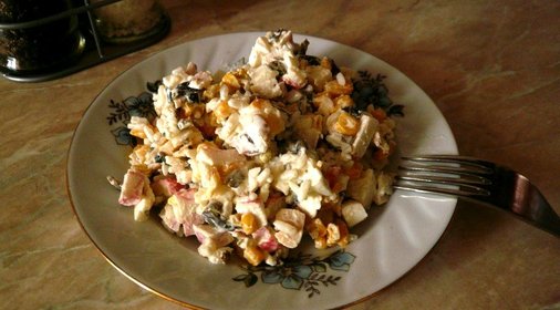 Салат с морепродуктами бюджетный