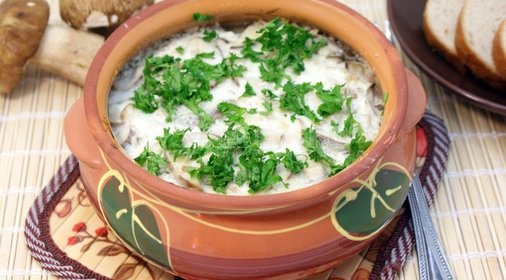 Треска с белыми грибами