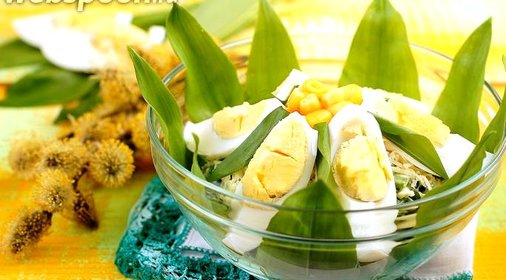 Весенний салат с черемшой