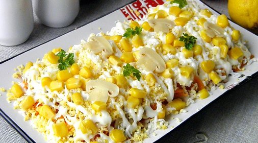 Салат из курицы с майонезом