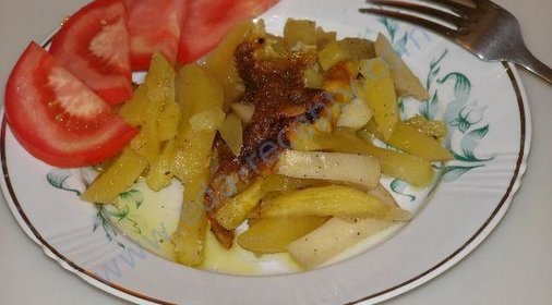 Запеченный картофель в майонезе в духовке