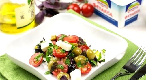 Салат с оливками