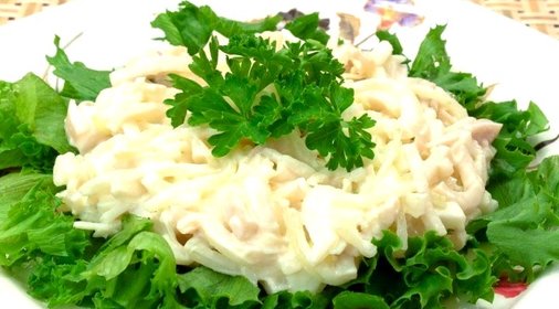Кальмаровый салат с рисом