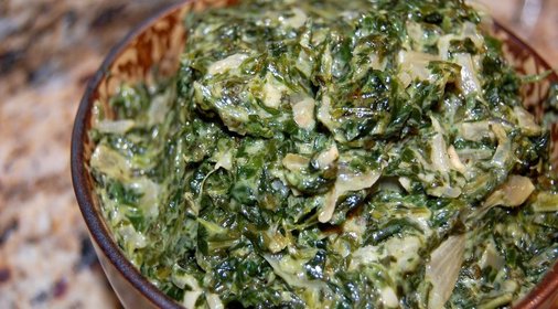 Шпинат в сливочном соусе