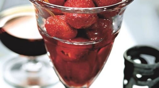 Клубника в коньяке