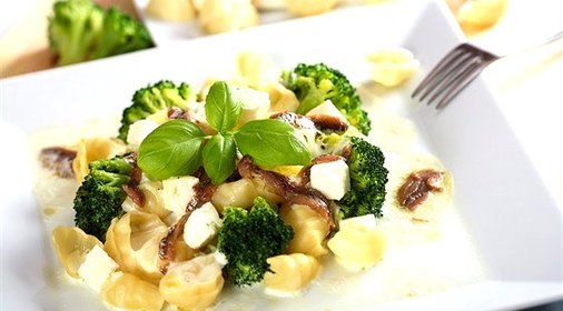 Брокколи с анчоусами