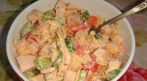 Салат Малибу с копченой курицей