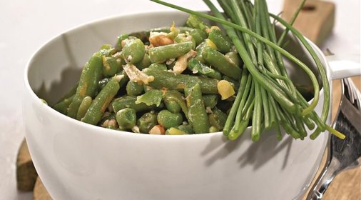 Зеленая фасоль с фундуком
