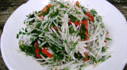Салат с дайконом и помидорами