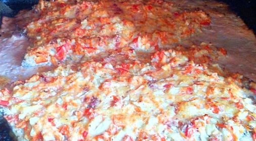 Щука запеченная в духовке со сметаной и овощами