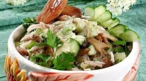 Салат грибной с курицей