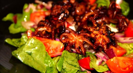 Салат с осьминогами