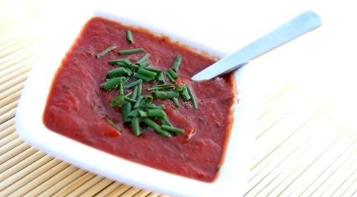 Французская салатная заправка с томатным соком и тимьяном