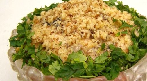 Салат с грибами и черносливом