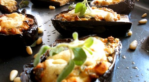 Баклажаны, фаршированные курицей