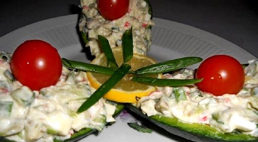 Салат с авокадо и крабовым мясом