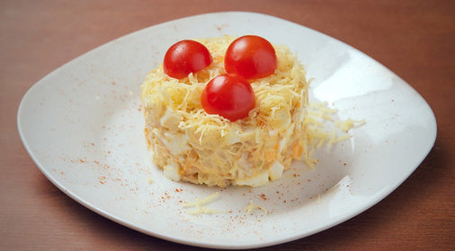Салат из помидоров черри и курицы