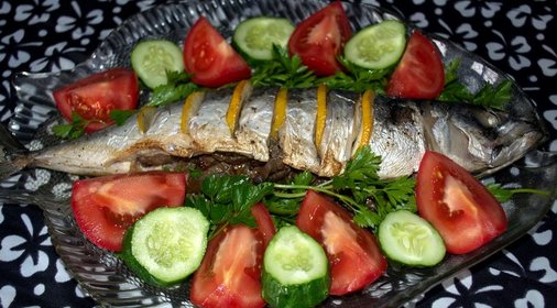 Скумбрия, запеченная с грибами
