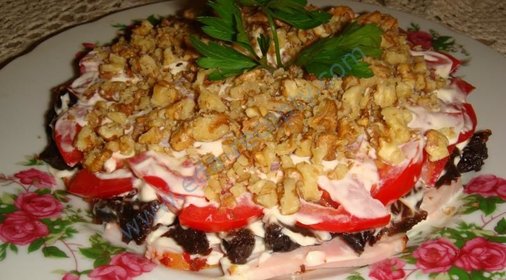 Салат Нежность с ветчиной и черносливом