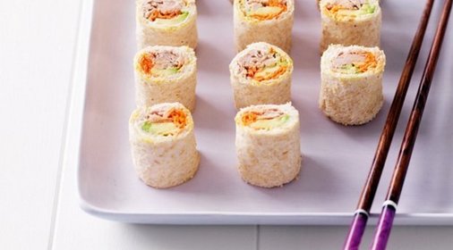 Мини-сэндвичи из авокадо и тунца в японском стиле