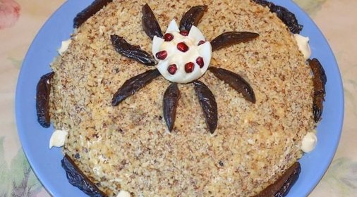 Салат Чёрный Принц с курицей и черносливом