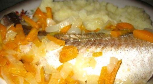 Рыба с овощами в мультиварке