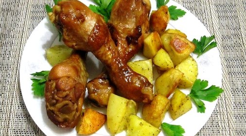 Ножки куриные запеченные с картофелем