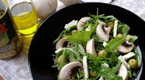 Салат с шампиньонами в испанском стиле